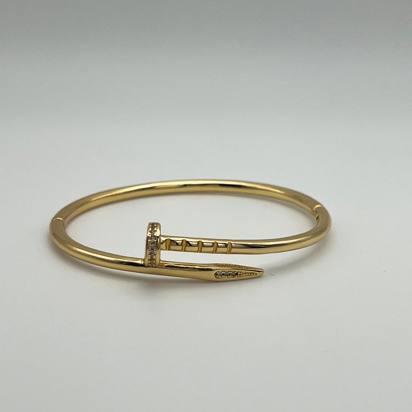 Gold Clavo Bangle