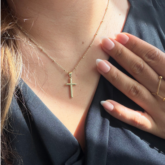 Clásico Cross Necklace